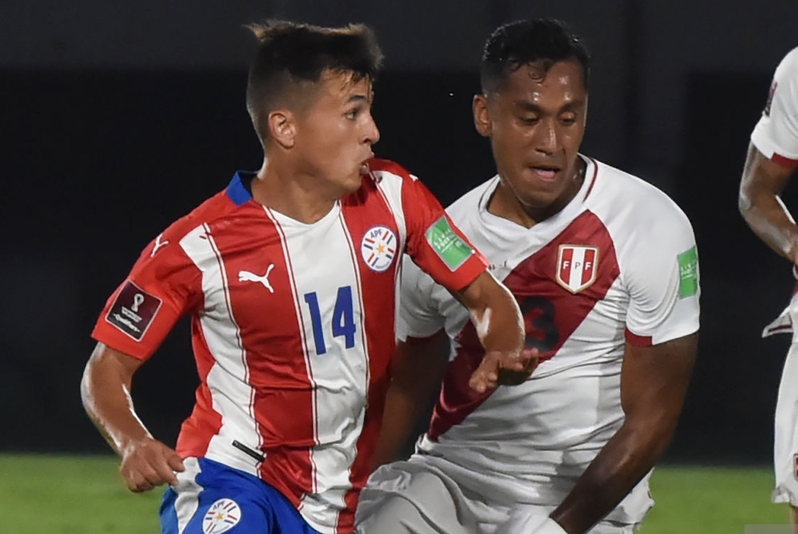 Tapia juega 86 minutos con Perú, y Beltrán no juega con la Sub21
