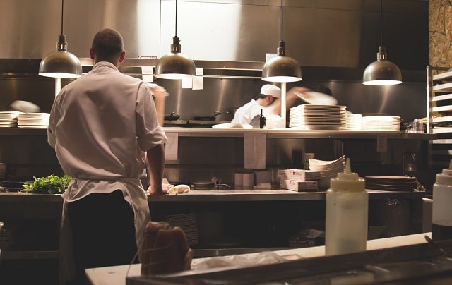 avoid restaurant kitchen cross contamination food service safety