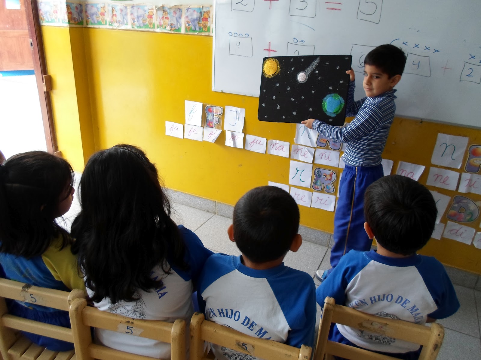 I.E. VIRGEN DE SCHOENSTATT Exposiciones de los niños de 5 años
