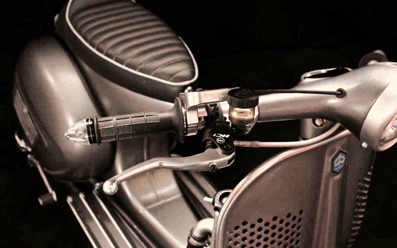 Liquid cooled bespoke Vespa Inazuma café racer