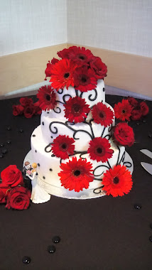 Red and Black Wedding Cake