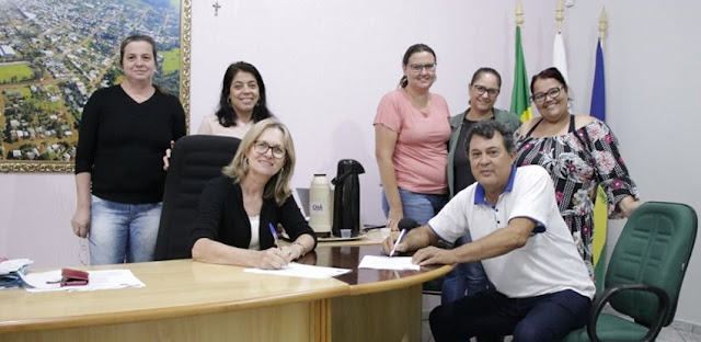 Manoel Ribas: Prefeita assina ordem de serviço para reforma do CRAS