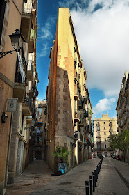 Building at Carrer del Triangle and Carrer del Rec, El Born, Barcelona