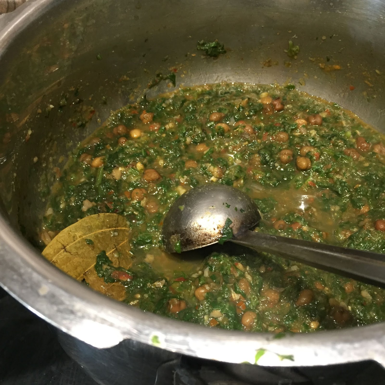 MASTERCHEFMOM Palak Channa Spinach and Black Garbanzo Bean Curry Recipe