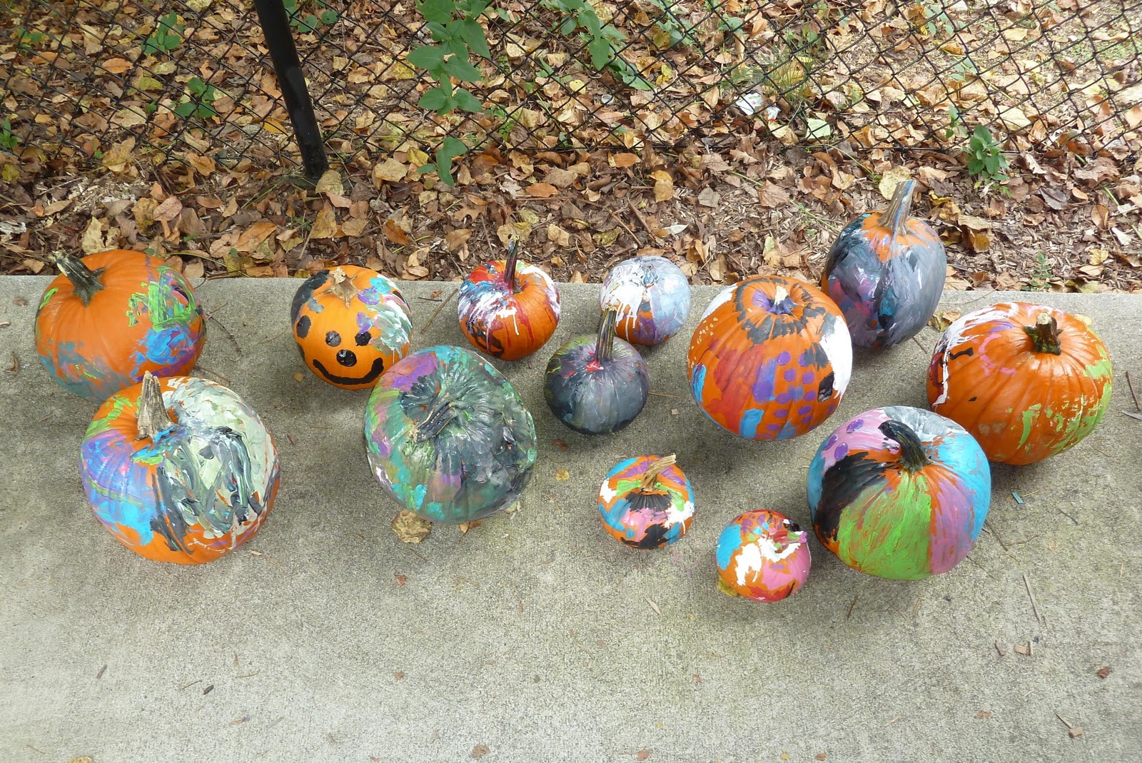 Room Mom Extraordinaire: Painting Pumpkins in the Park