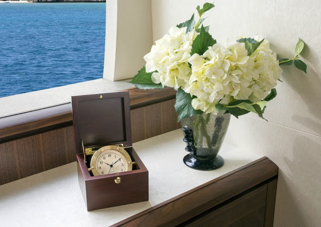 how to decorate a yacht with clocks