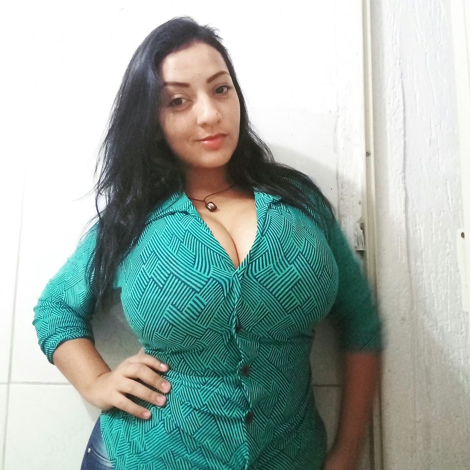 Busty women: Carla V