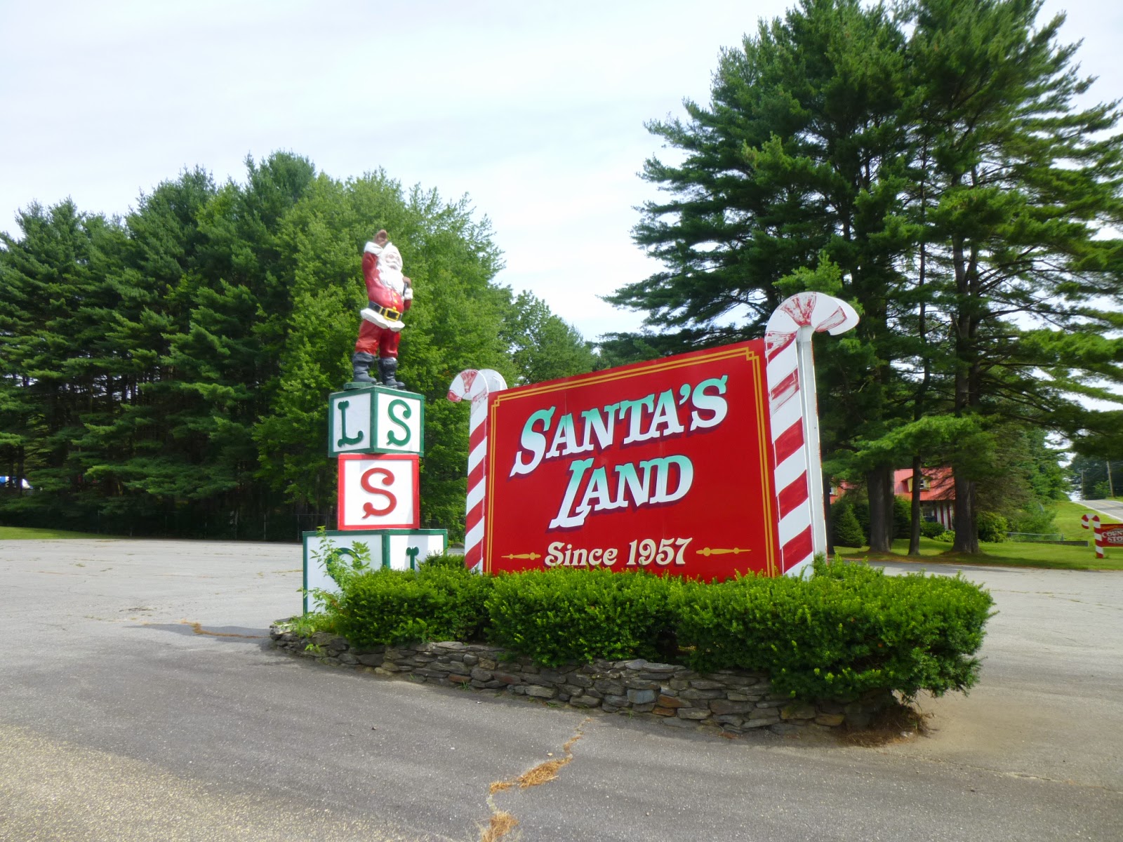 Photoops Roadside Attractions Santa's Land Putney, VT