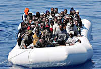 La France va accueillir trente migrants bloqués depuis une semaine sur le Gregoretti, un navire des garde-côtes italiens. Ils vont pouvoir débarquer grâce à un accord pour les répartir entre cinq pays européens et l'Eglise italienne.