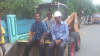 Kepala DLH Kota Bima Pimpin Langsung Pembersihan Ranting Pohon  dan Sampah