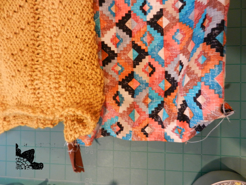 Designs by Diligence How to Add a Zipper and Line a Knit Bag