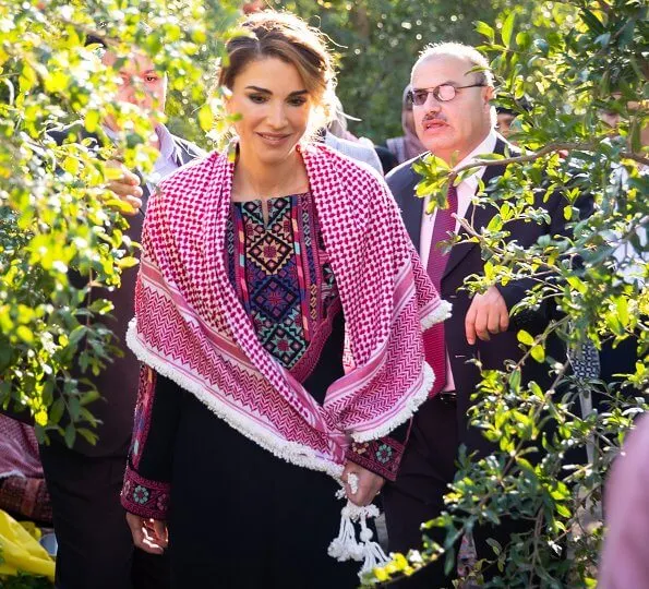 Queen Rania wore Stephen Webster Haze turquoise earrings. Kufrsoum Agricultural Cooperative Association for Pomegranate Producers