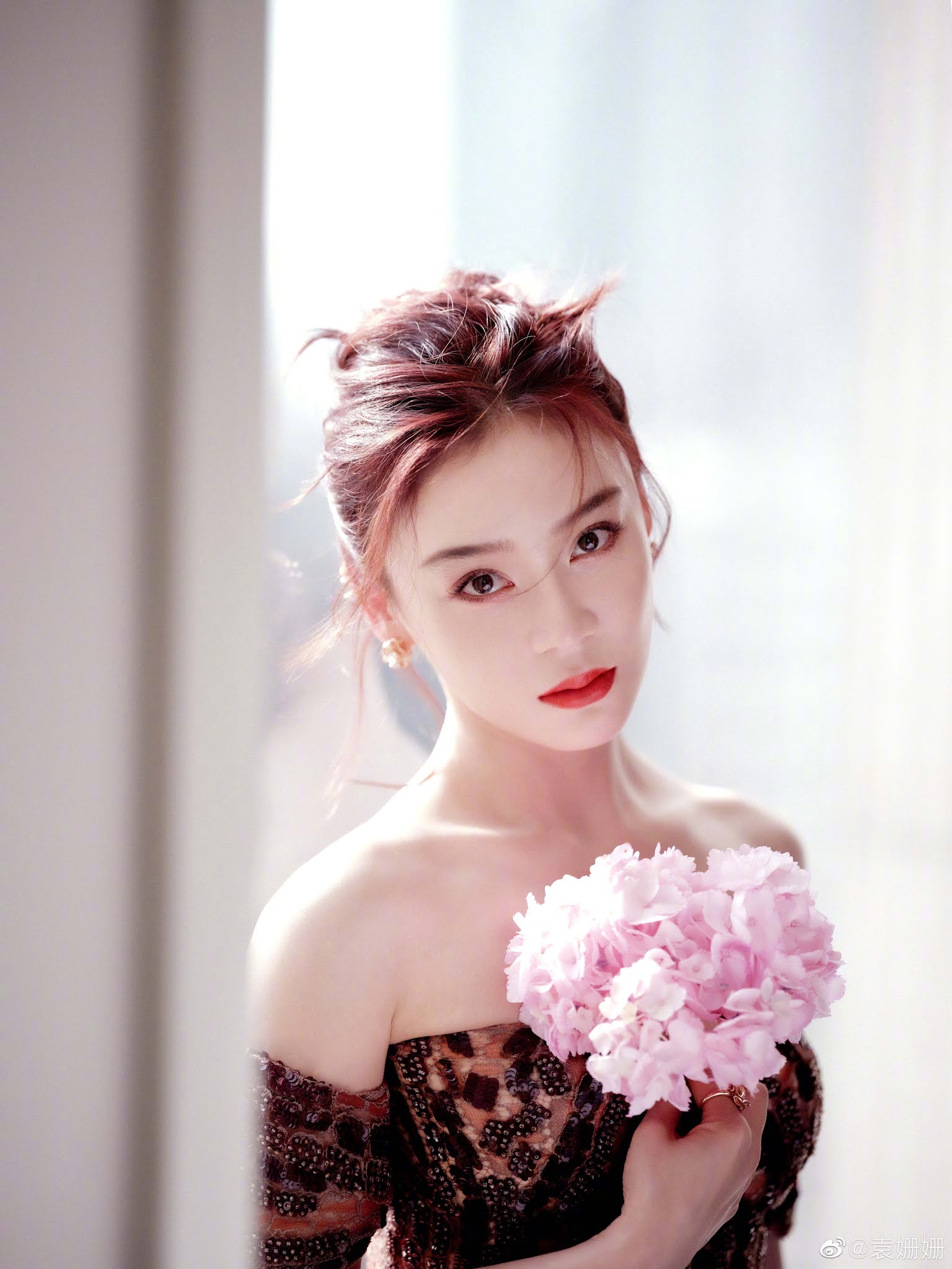 Yuan Shanshan poses for photo shoot - fashion and lifestyle