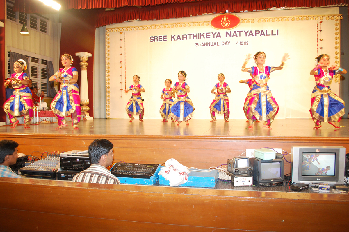 Dance Costumes Rent Coimbatore bharathanatyam costumes rental in