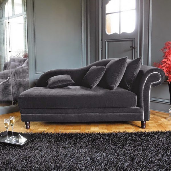 Chaise longues classic style
