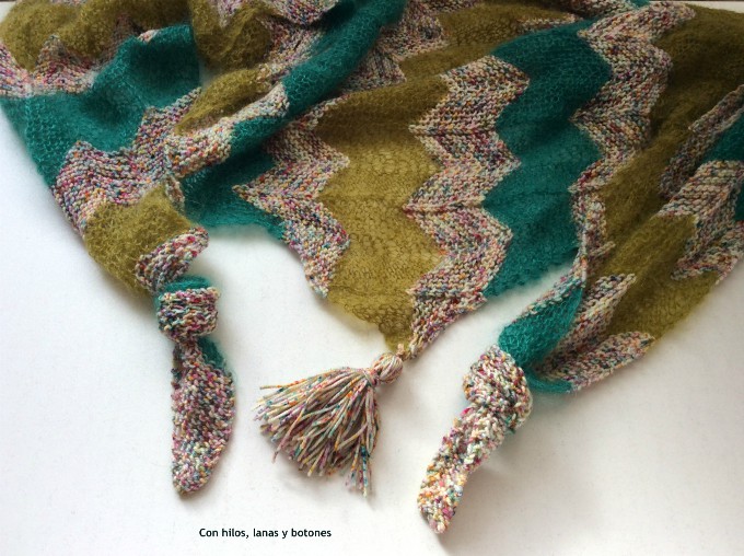 Con hilos, lanas y botones: Cheri Chevron Shawl