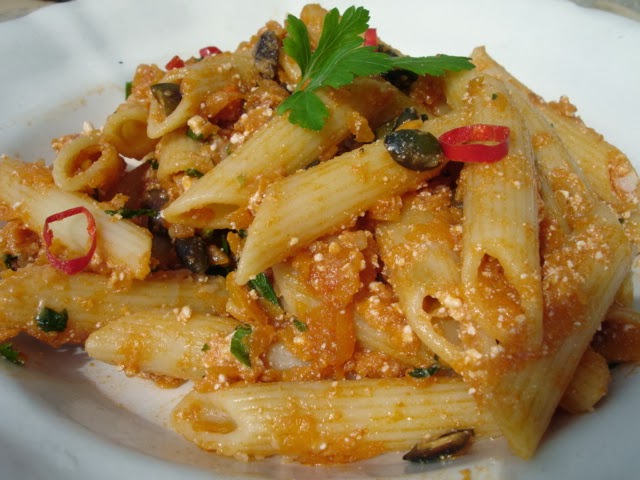 Kochbuch für Max und Moritz: Penne mit scharfer Kürbissauce