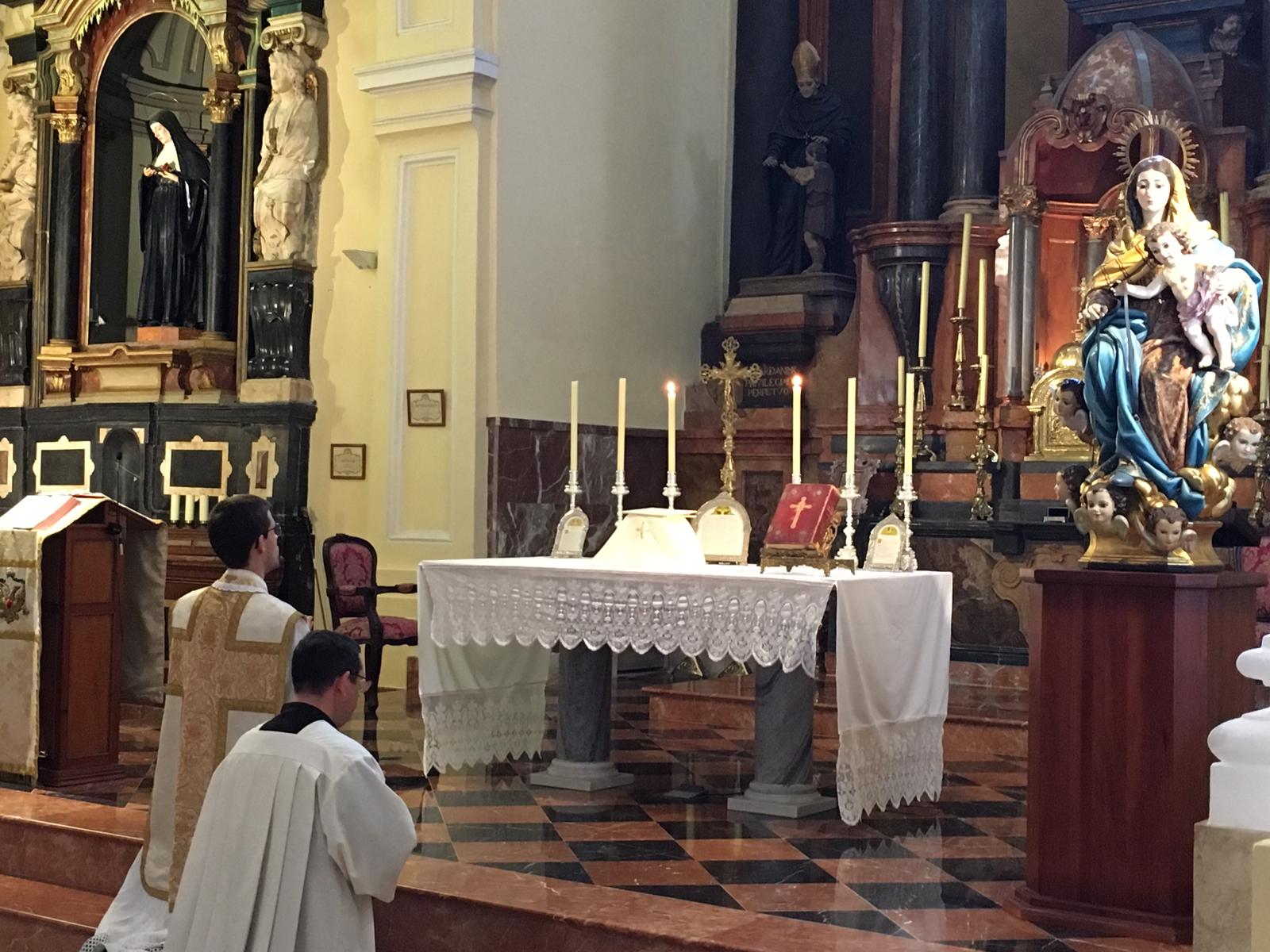 Una Voce Málaga Instituto del Buen Pastor en Málaga 1 de Junio