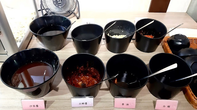 中永和火鍋 宵夜 團體聚餐推薦 李白湯鴛鴦鍋 原味純粹豚骨湯 老四川麻辣 【新北市永和區/捷運頂溪/火鍋】