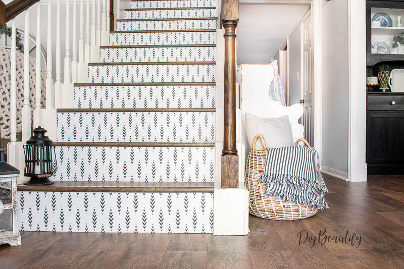 Wait Until You See This Staircase Makeover DIY Beautify Creating