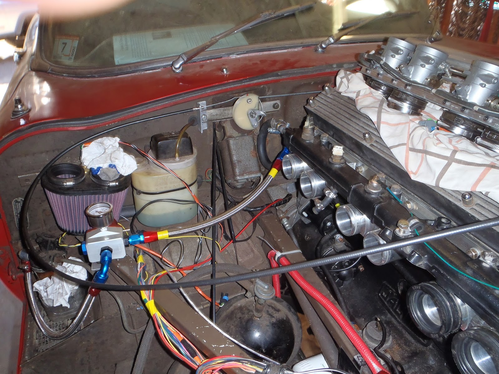 Making an Old Jag Purr (Fuel Injection of a 1968 XKE)