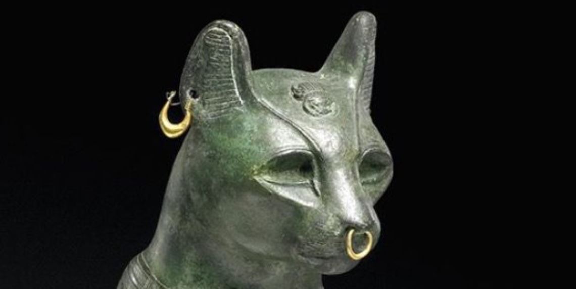 作品解説】《猫》エジプト末期王朝、ブロンズ、高さ：34 cm、大英博物館