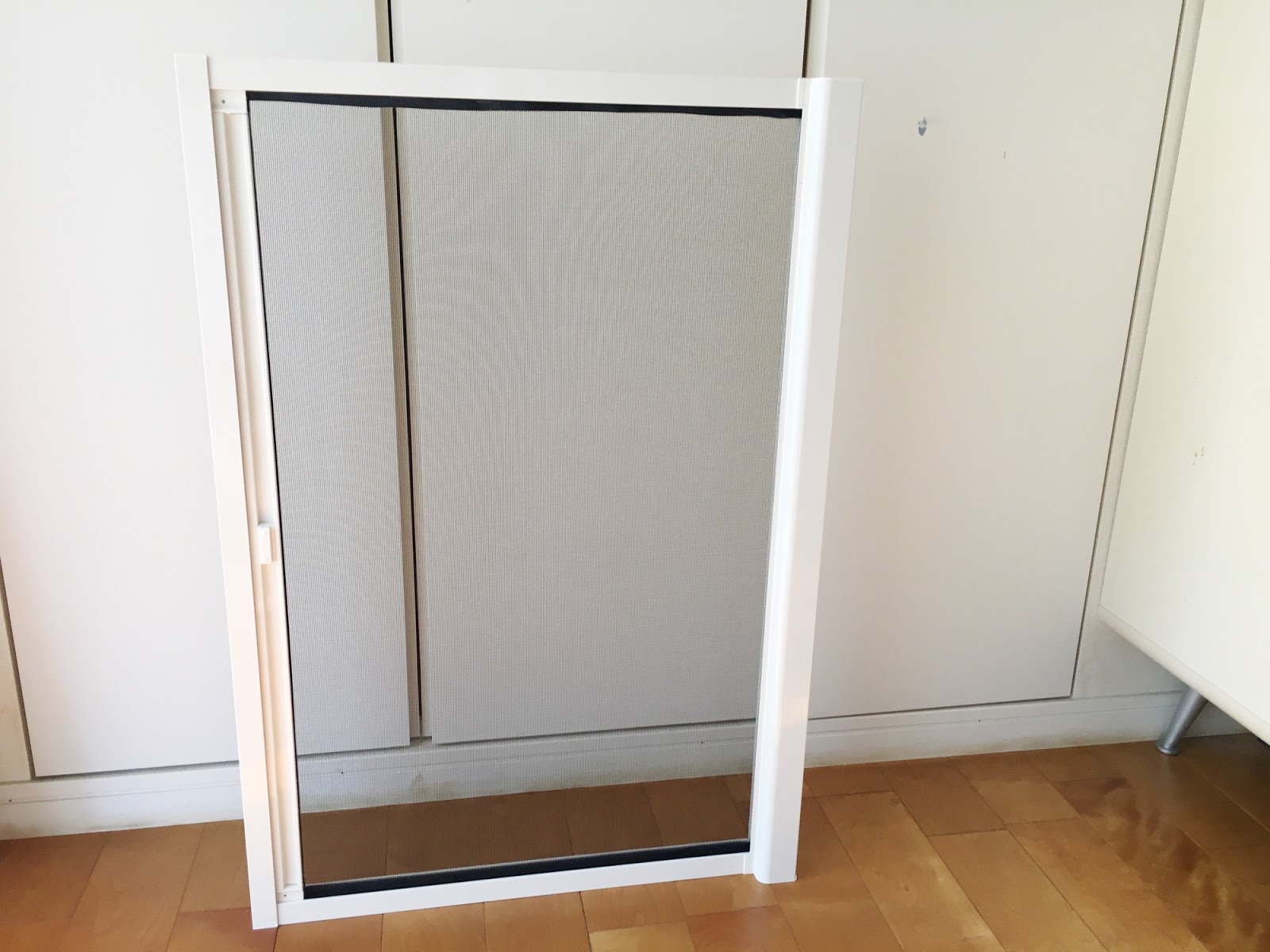 【DIY】切れて困ったプリーツ網戸を、ロール網戸に枠ごと交換してみた