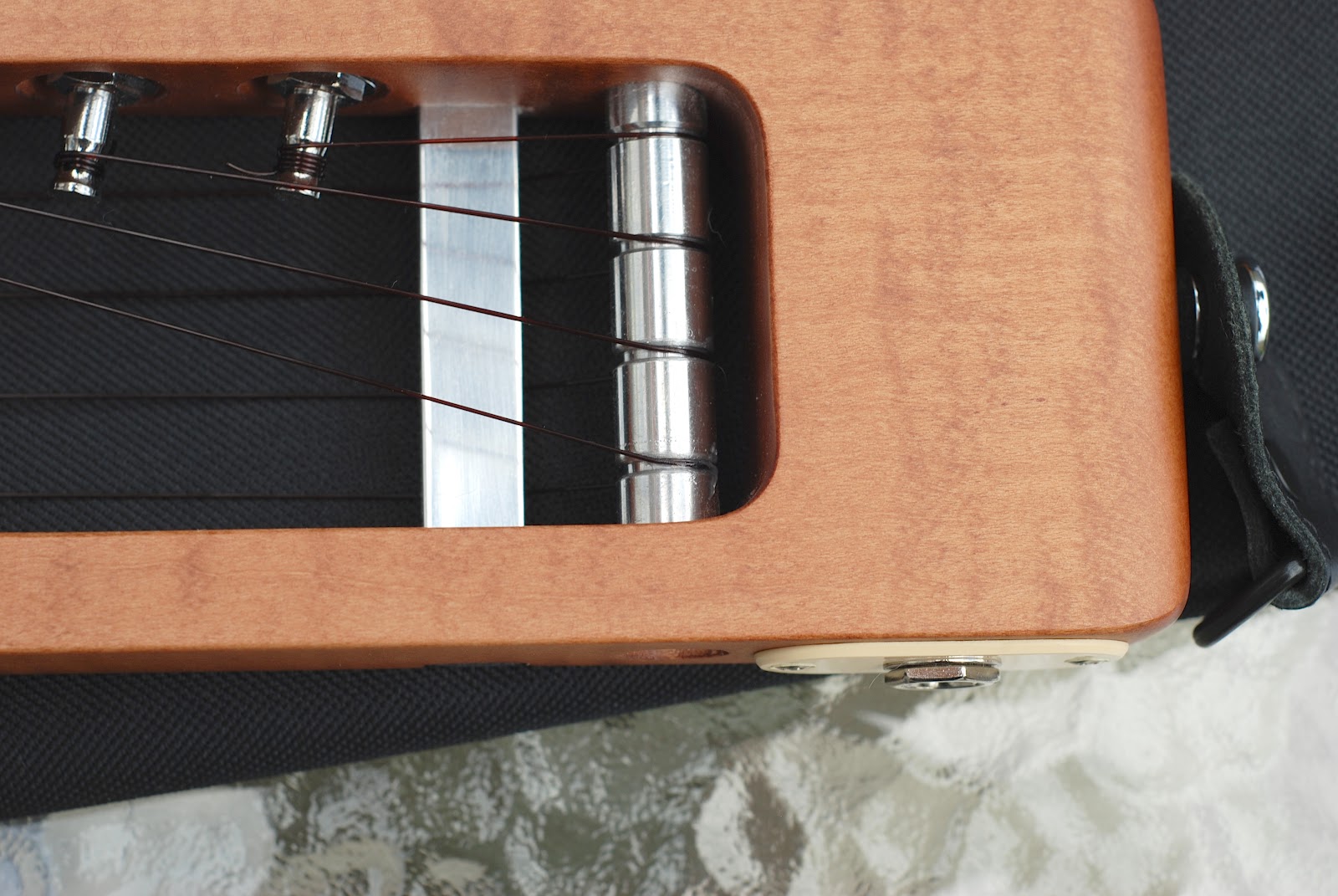 Risa UkeSolid Concert Ukulele REVIEW