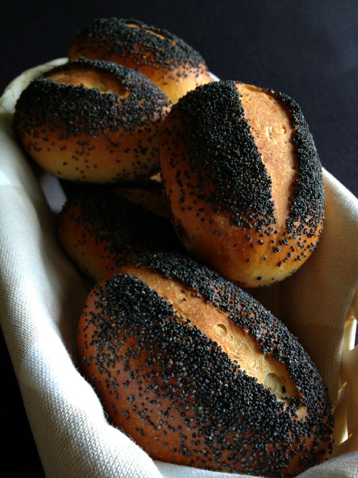 Cinemsis Poppy Seed Rolls (Buszujaca in the Kitchen)