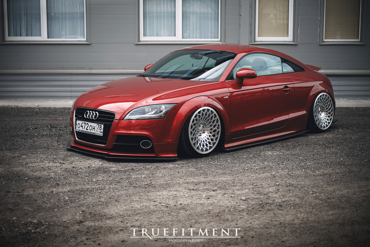 Фон Audi TT стенс