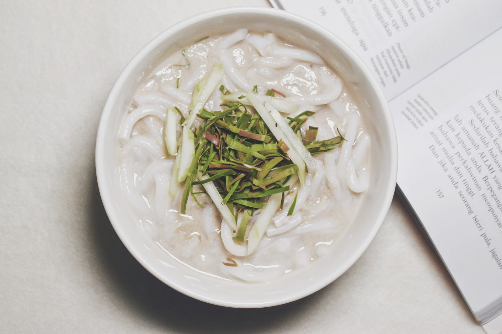 Resepi Laksa Lemak Kelantan Ditaburi Daun Pucuk Capena