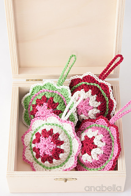 Christmas crochet ornament pattern by Anabelia Craft Design