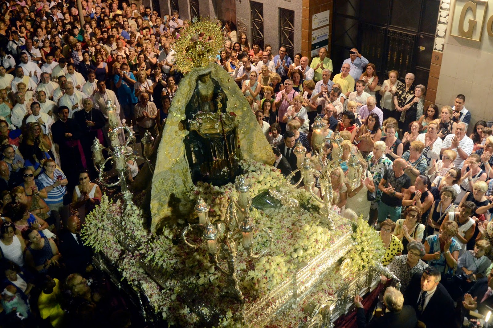 PROCESION DE LA VIRGEN DE AFRICA 5 DE ENERO 2010....8 fotos CEUTA Y