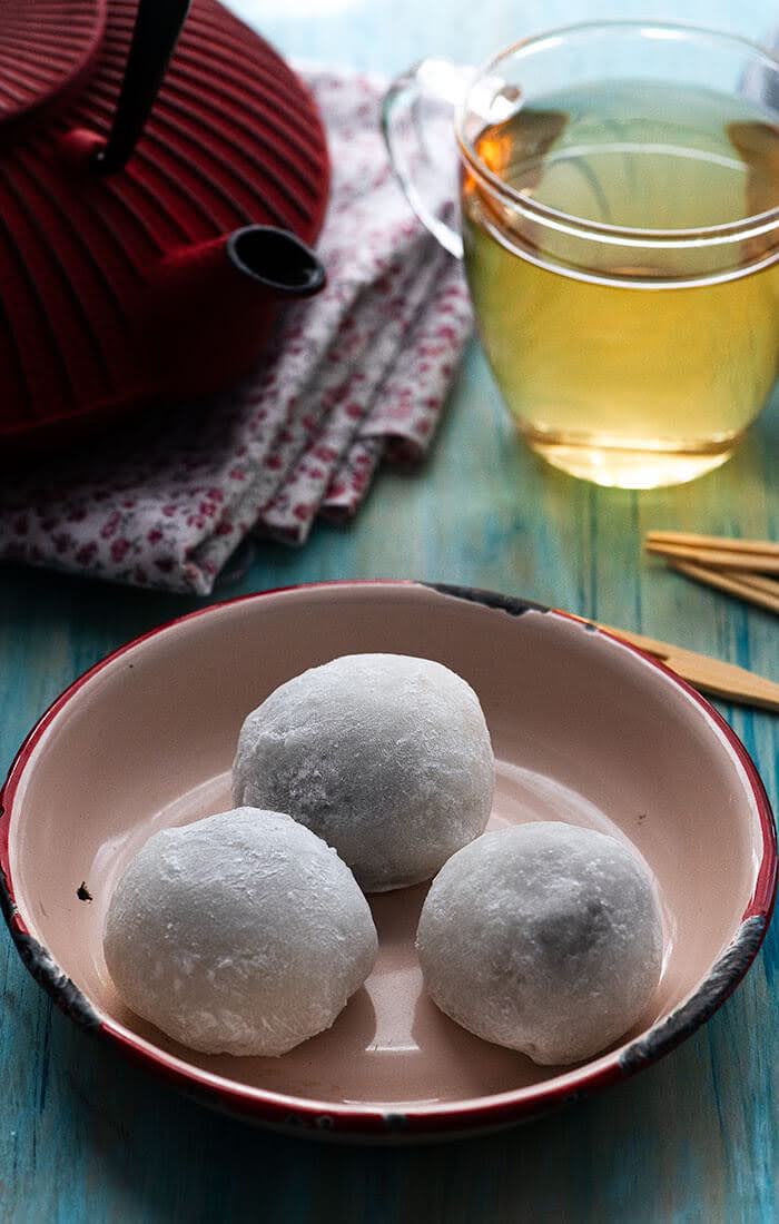 Daifuku Mochi - Japanese Sweet Bean Rice Cakes