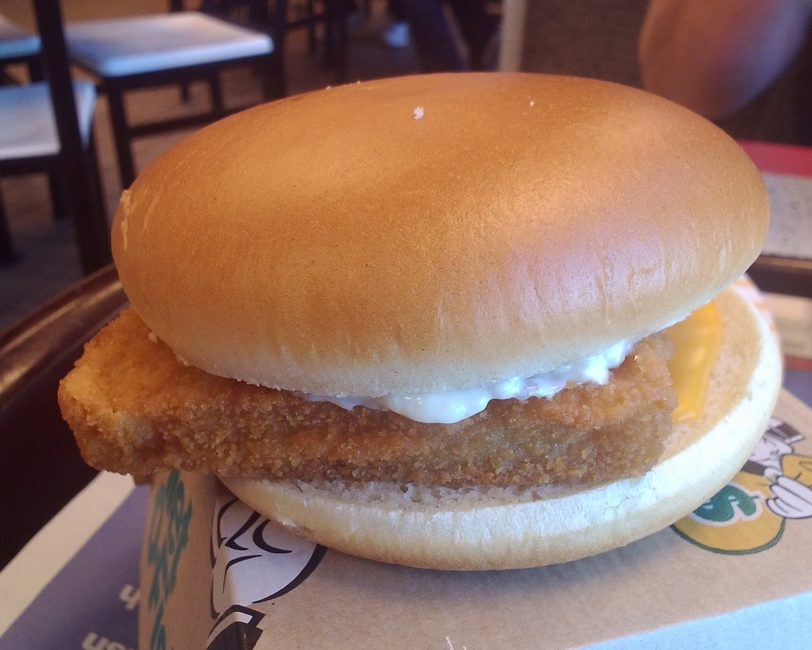 Eat and Critique ! Battle Fish Sandwich! Hardee's vs Arby's , etc.
