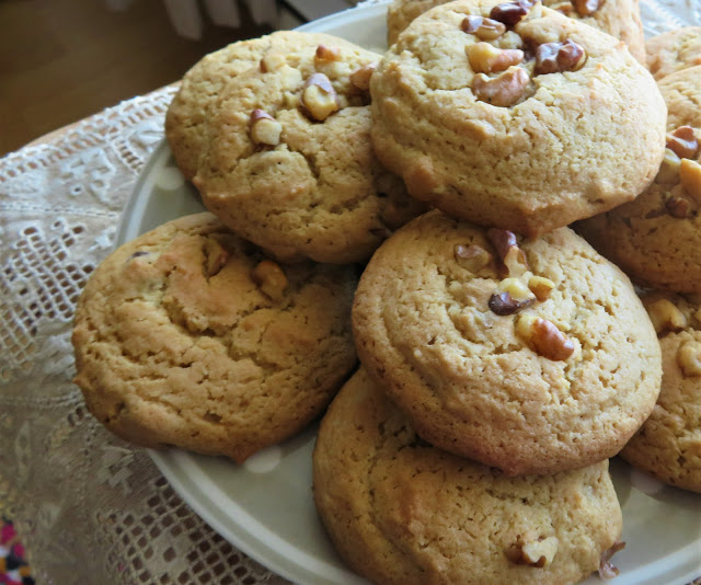Buttery Maple Walnut Cookies