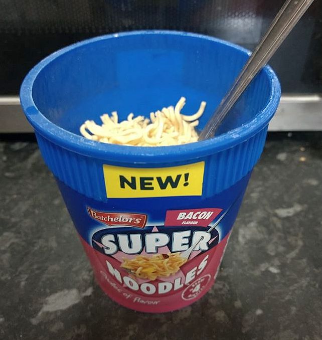 It's a Noodle Bar not a Wine Bar Bachelors Super Noodles Bacon Flavour