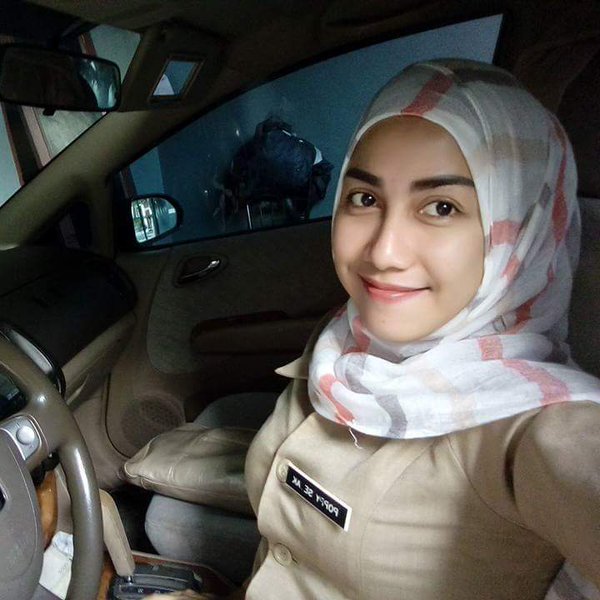 Cewe arab. Sarah jilboobs. Cewe arab. муслима салиха. шелковица хиджаб.