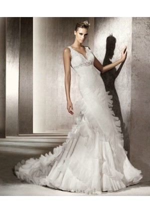 simple wedding dresses: Alfredo Angelo a wedding dress simple wedding dresses: Alfredo Angelo a wedding dress