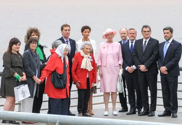 The Queen visited the opera house Teatro Colon, and  Danish Hogar Danes center. Parque de la Memoria