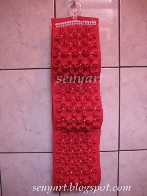 suporte para papel em capitonê ou fuxico invertido