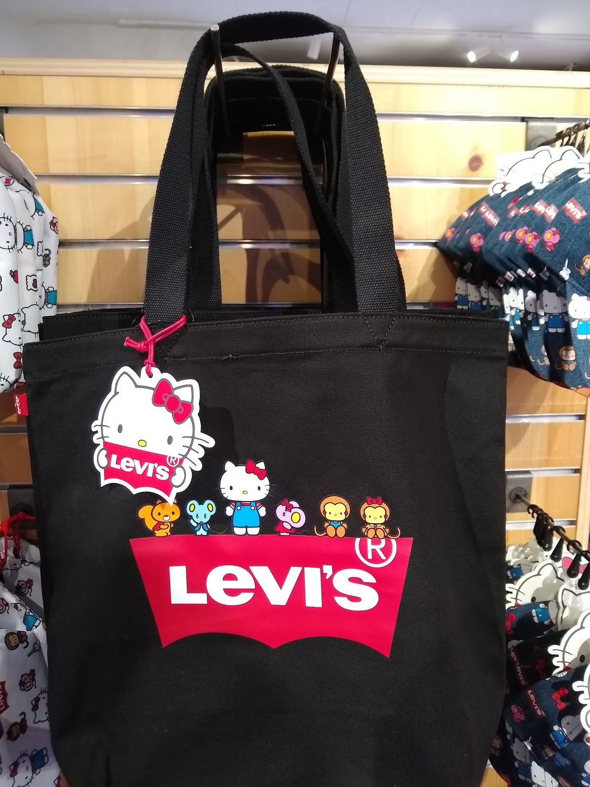 levi's hello kitty bag