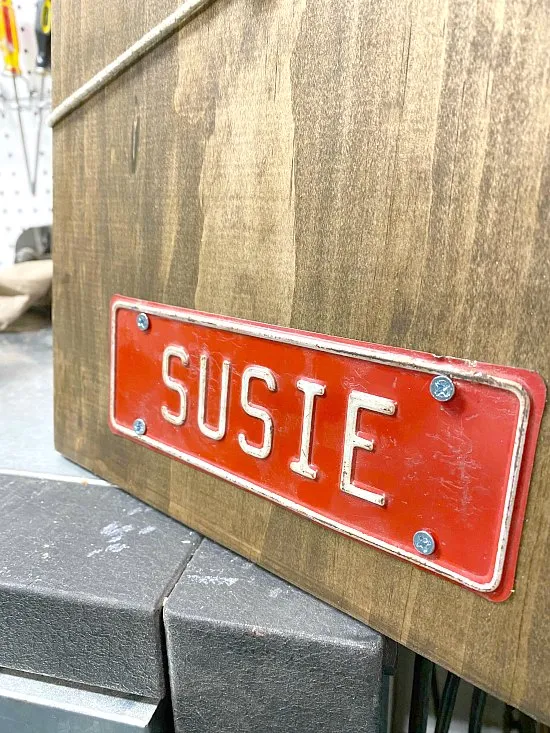 How to Make an Easy Cord Wrapped Message Center with a vintage license plate