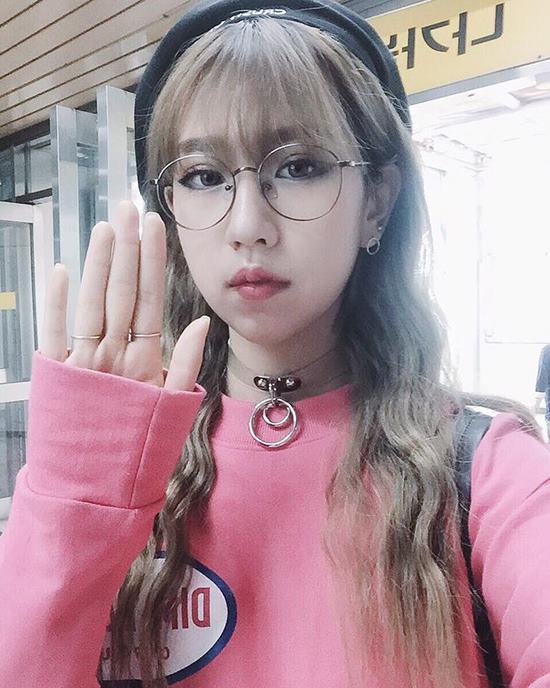 Hot girl Việt nhuộm tóc màu gì cho da trắng sáng ngày hè?