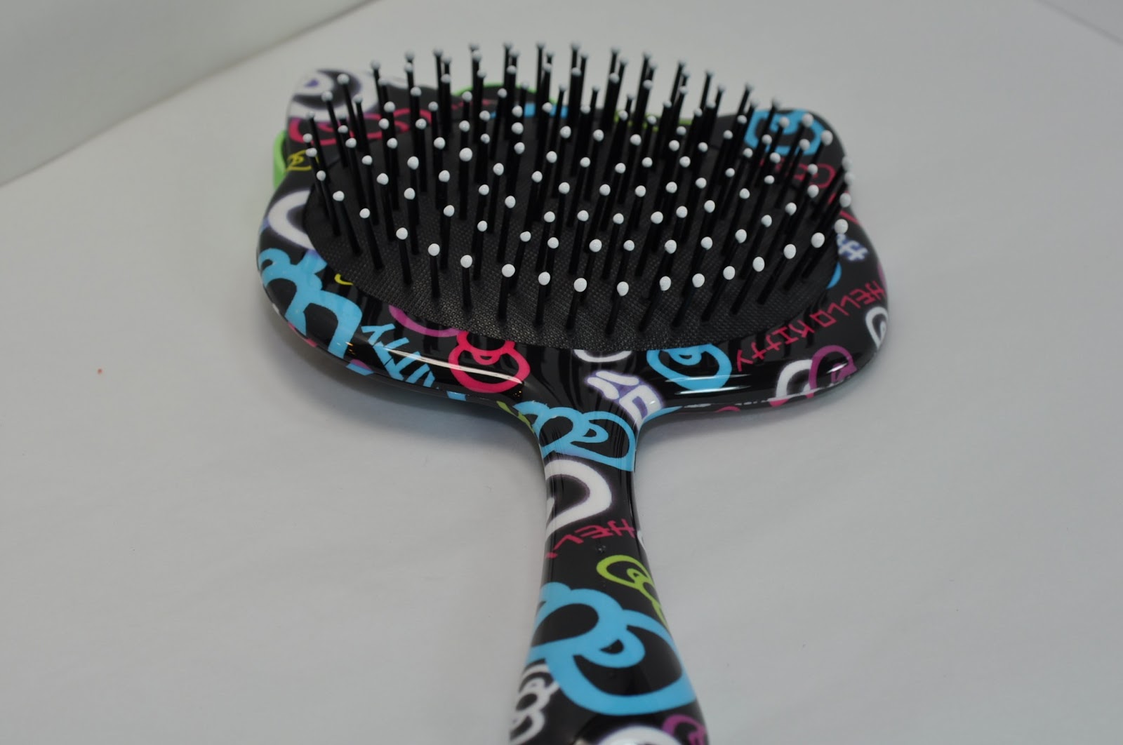 Sephora Limited Edition Tokyo Pop Hello Kitty Collection Comb, Nail