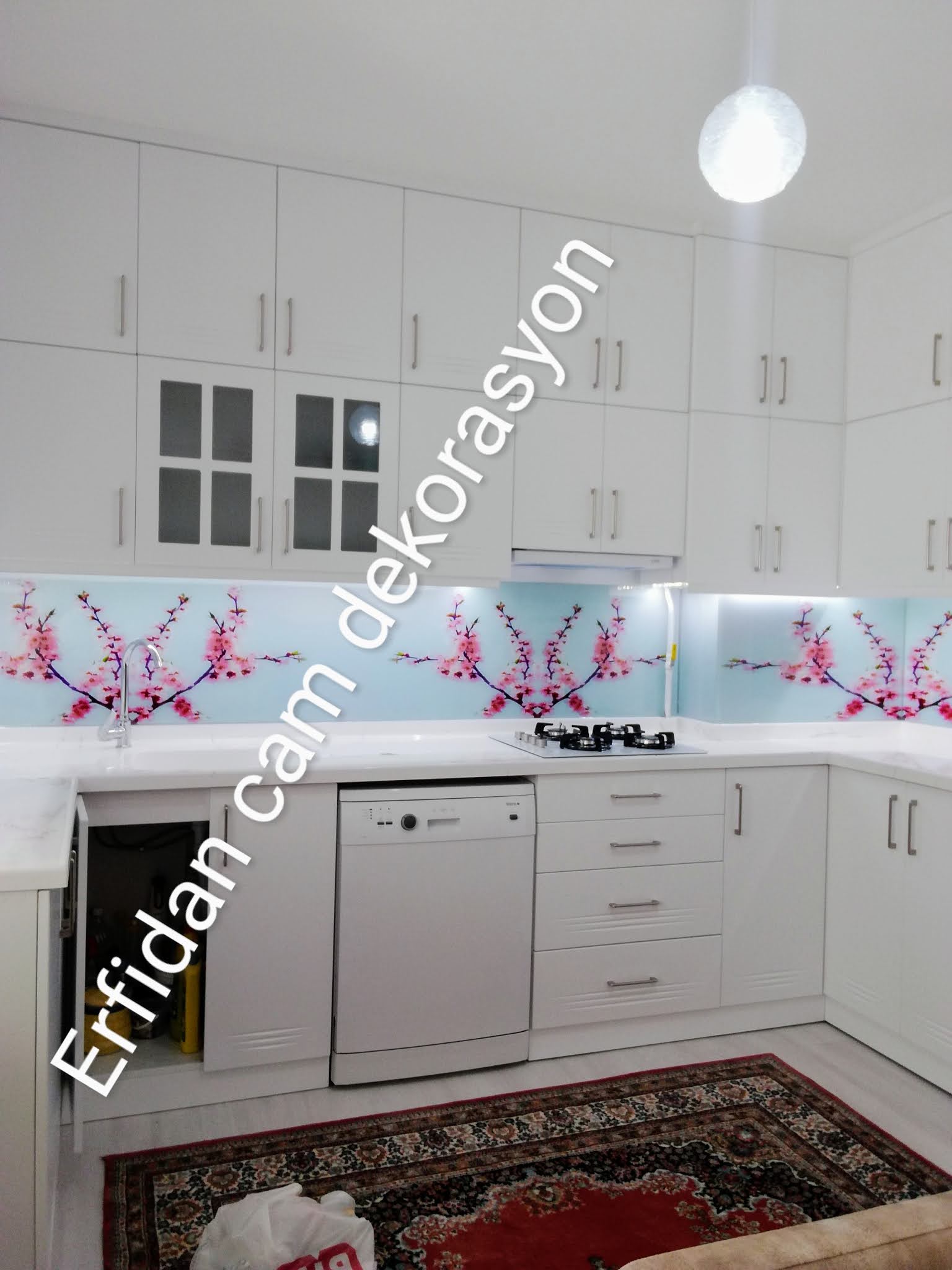 Nevsehir Tezgah Arasi Cam Fayans Modelleri