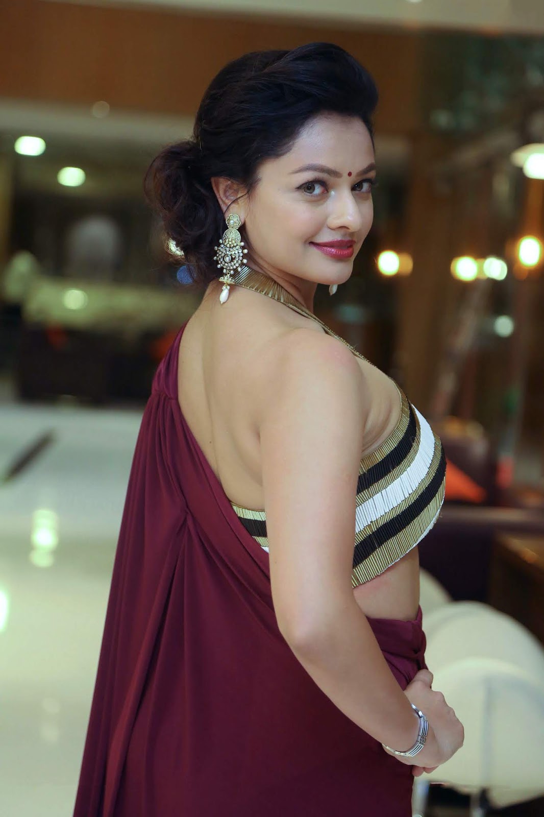 pooja kumar beautiful body hot designer outfit cake pooja kumar beautiful body hot designer outfit cake