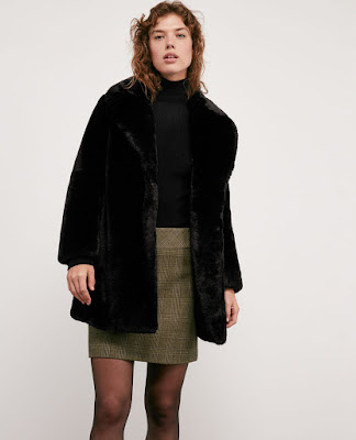 http://www.comptoirdescotonniers.com/manteau-en-fausse-fourrure-DOTONNIER_1387.html#start=1