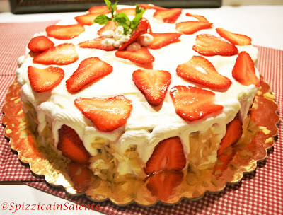 tiramisù alle fragole per la festa della mamma 