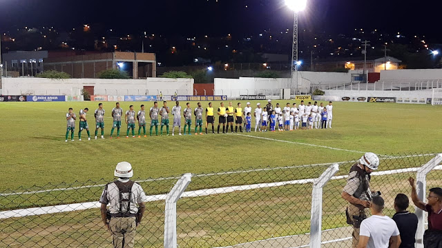 Jacobina perde em casa para o Fluminense de Feira